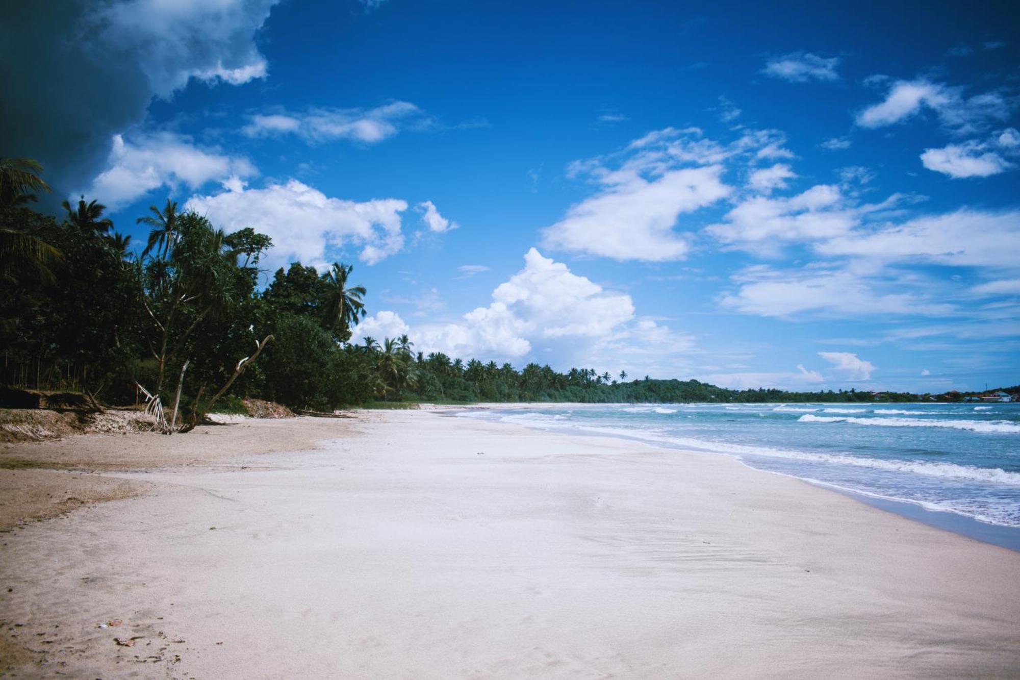 Calma - Surf, Yoga & Coffee On A Private Beach 디크웰라 외부 사진