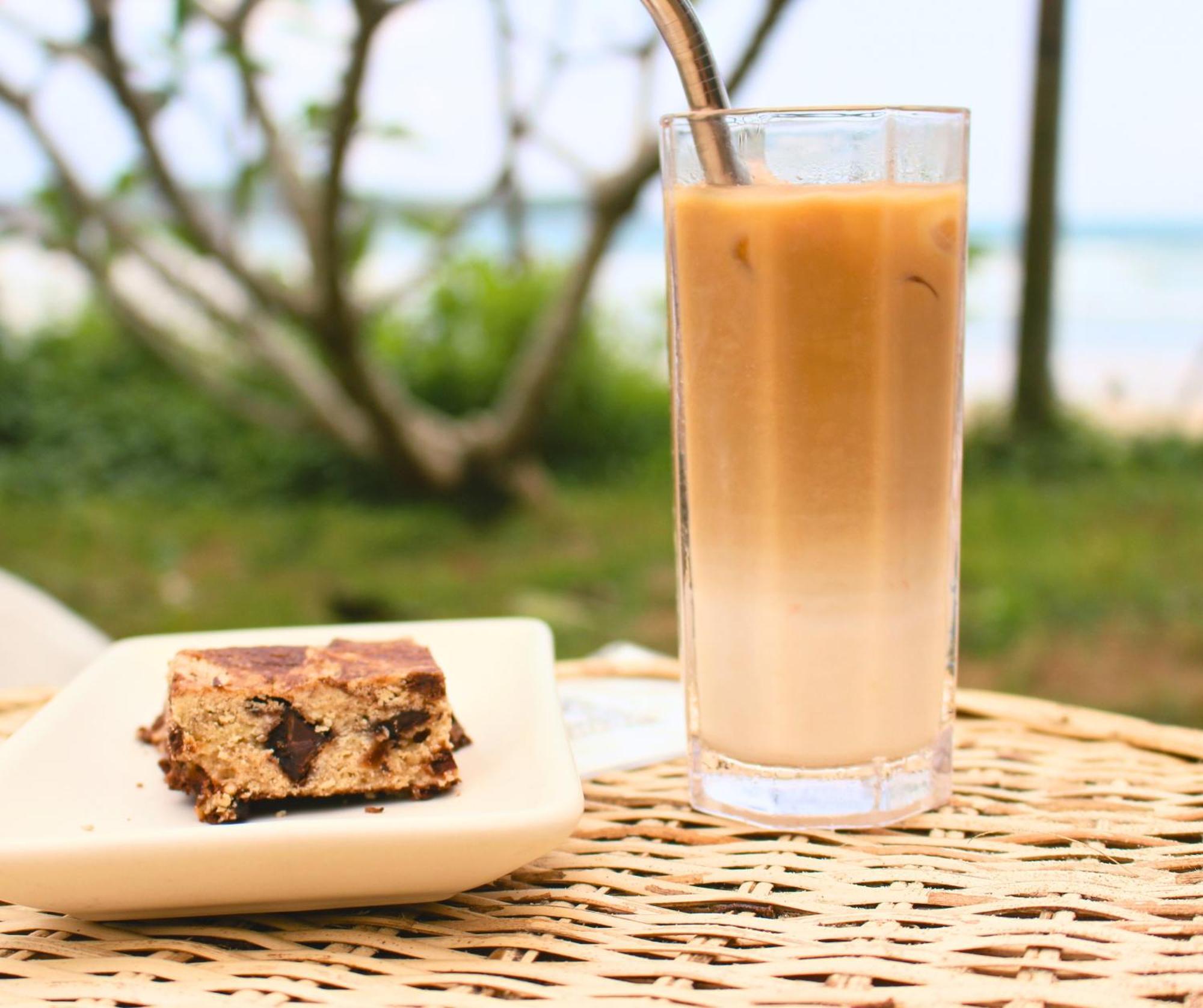 Calma - Surf, Yoga & Coffee On A Private Beach 디크웰라 외부 사진