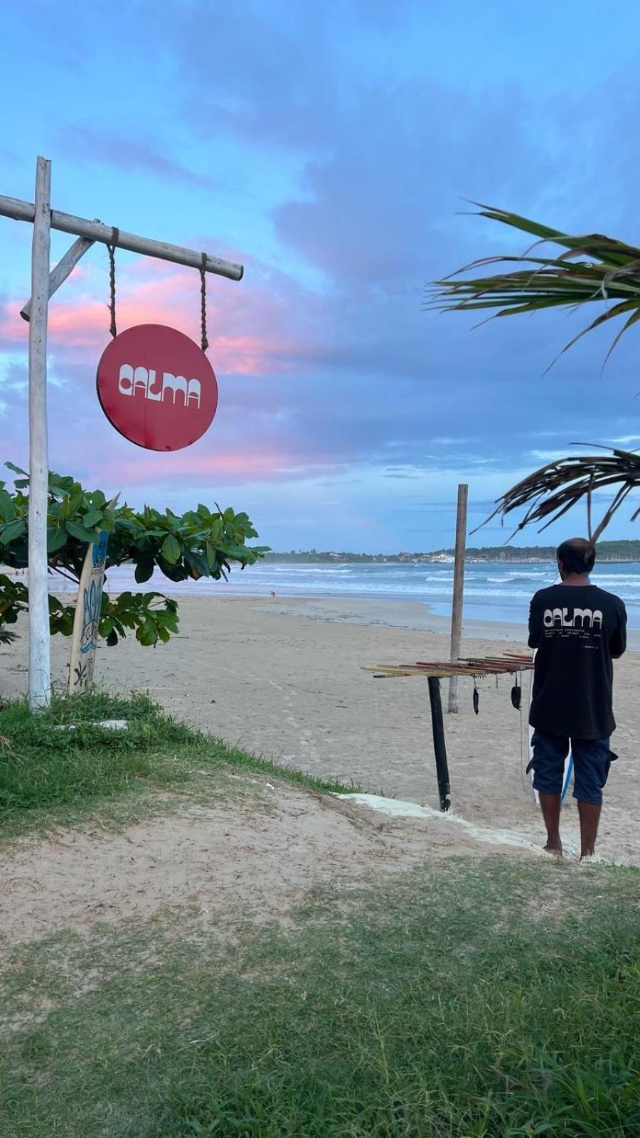 Calma - Surf, Yoga & Coffee On A Private Beach 디크웰라 외부 사진